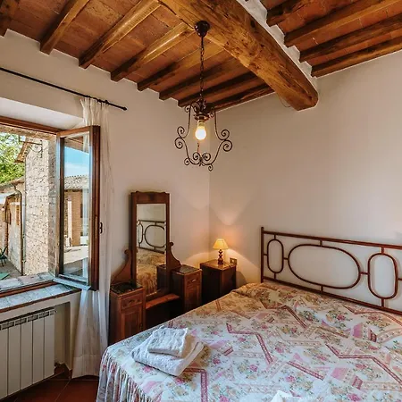 Borgo A Sesta 3*