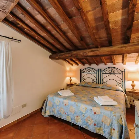 Borgo A Sesta 3*