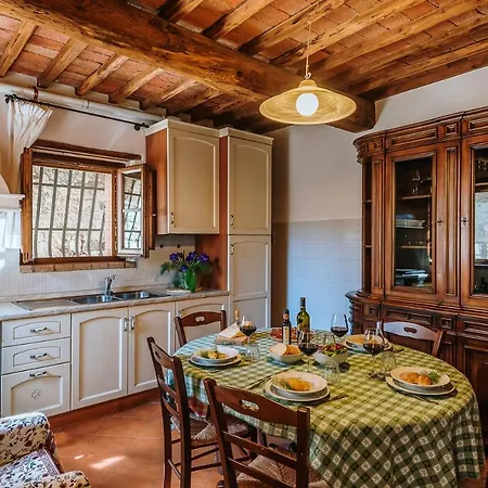 Borgo A Sesta 3*