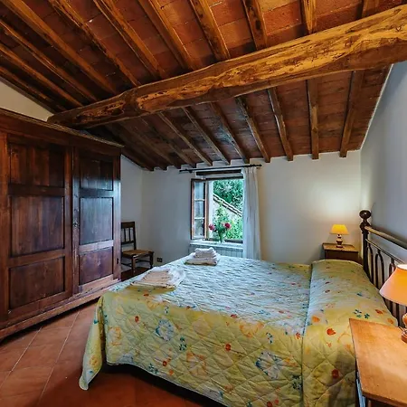 Borgo A Sesta 3*
