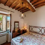 Borgo A Sesta 3*