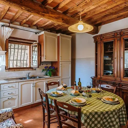 Borgo A Sesta 3*