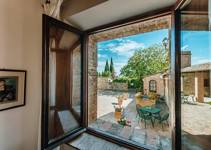 Borgo A Sesta منتجع San Gusme