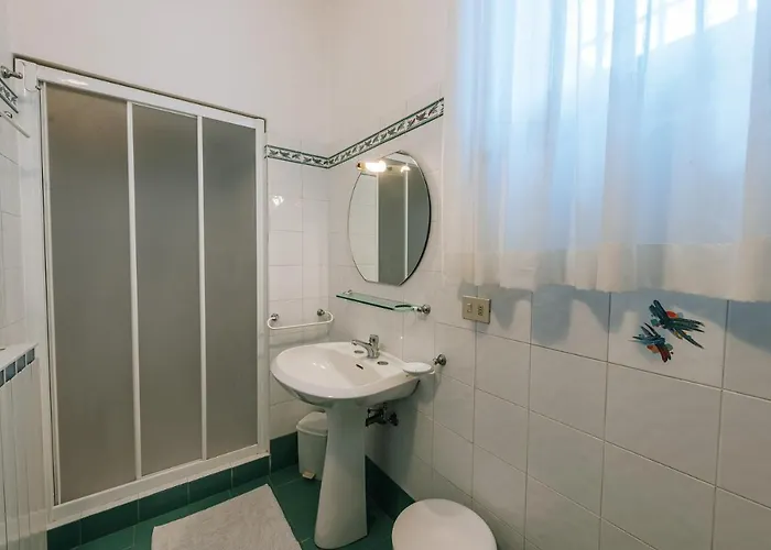 Borgo A Sesta منتجع San Gusme