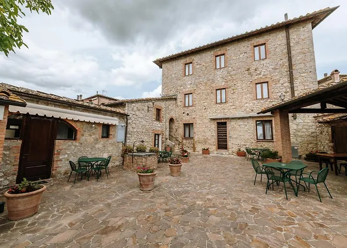 Borgo A Sesta منتجع San Gusme