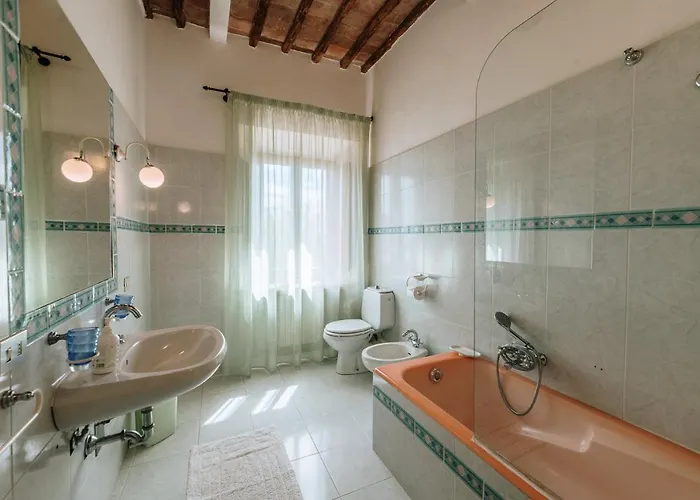 Borgo A Sesta منتجع