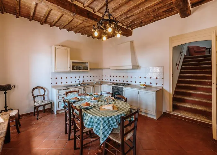 Borgo A Sesta منتجع