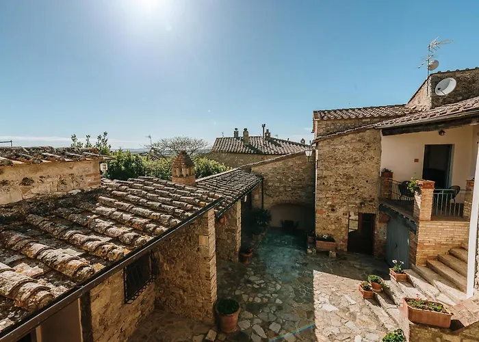 Borgo A Sesta منتجع San Gusme