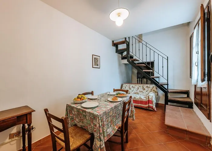 Borgo A Sesta منتجع 3*