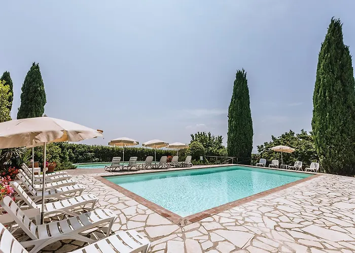 Borgo A Sesta منتجع